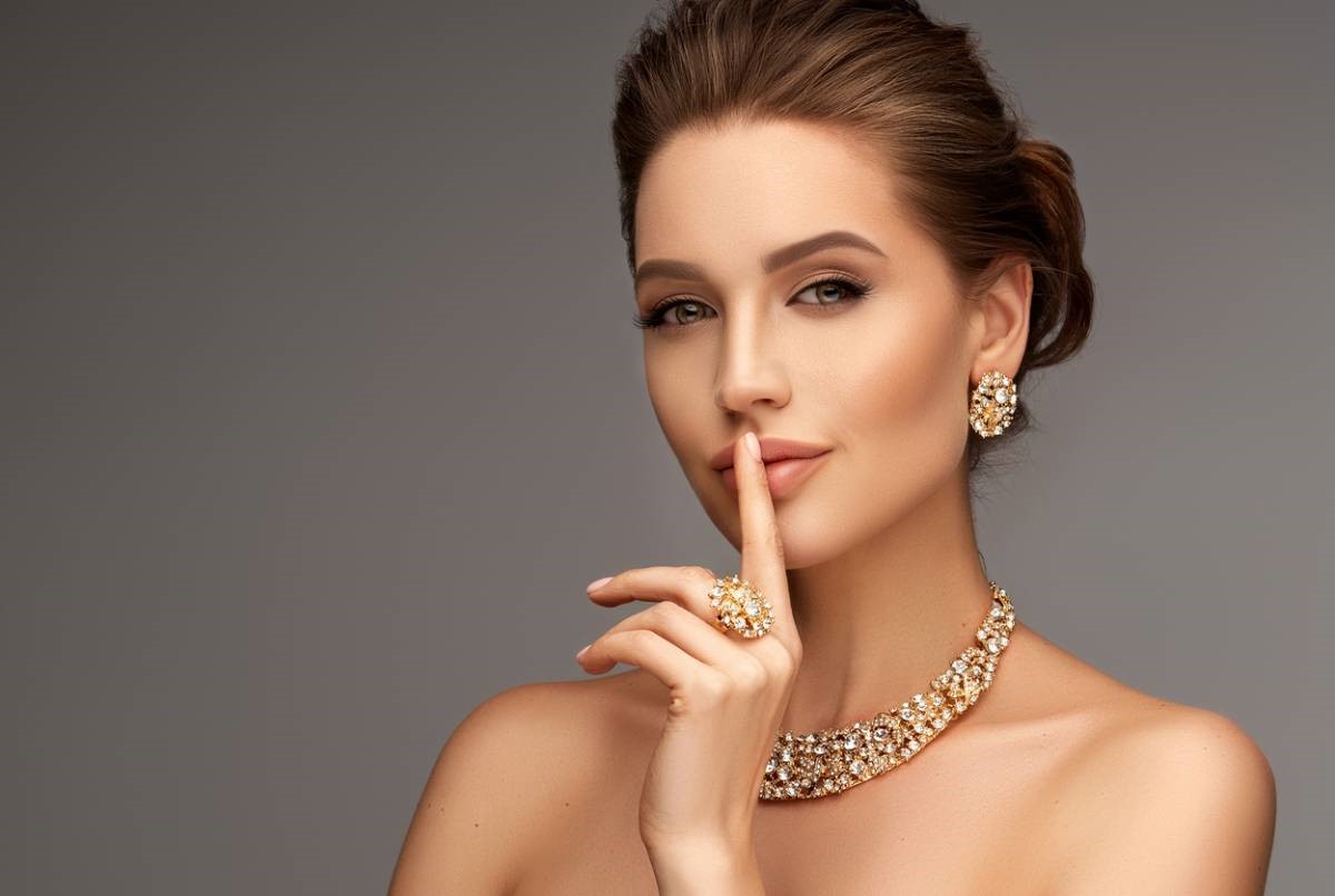 Conseils utiles pour choisir les bijoux comme un modèle professionnel
