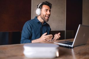 Comment choisir le meilleur casque pour le travail à distance ?