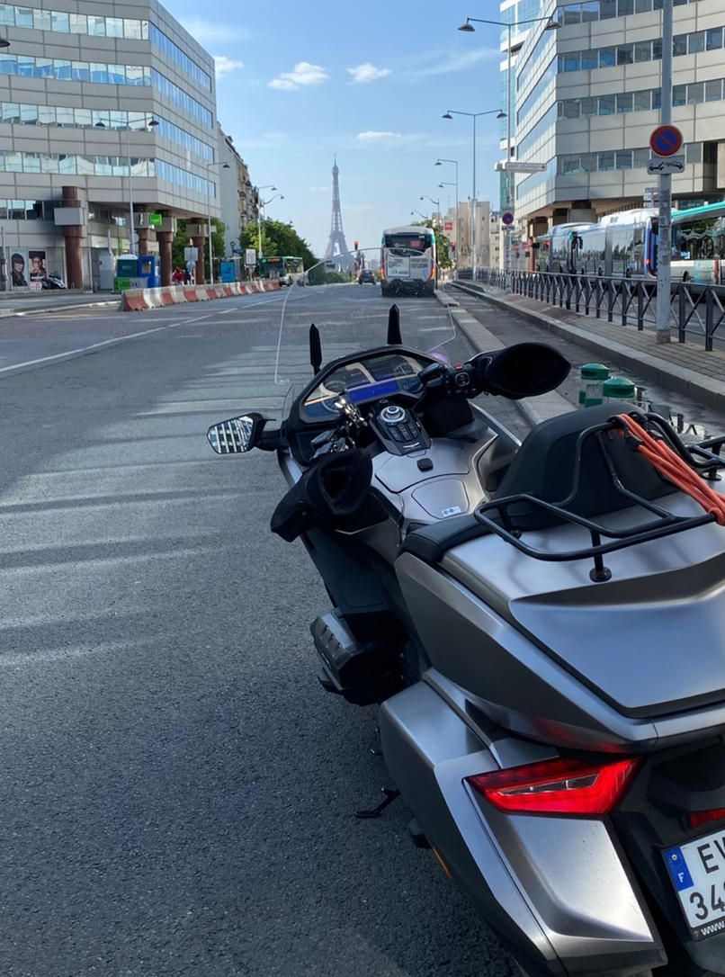 Quels avantages à devenir taxi moto sur Paris ?