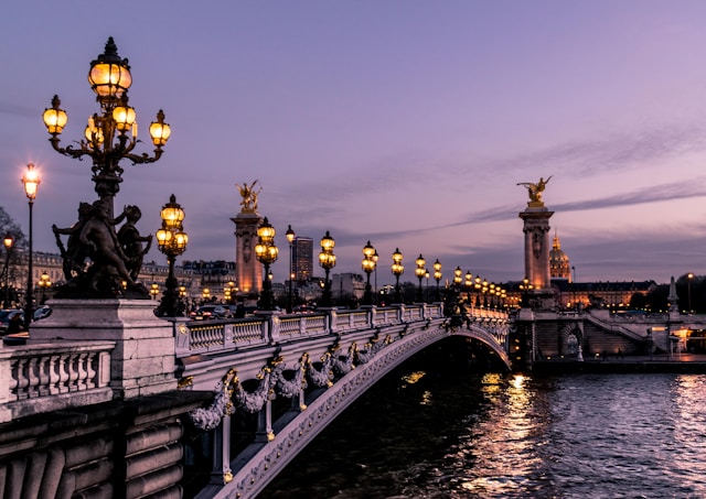 Quelles sont les 10 attractions à ne pas manquer lors de votre voyage à Paris ?