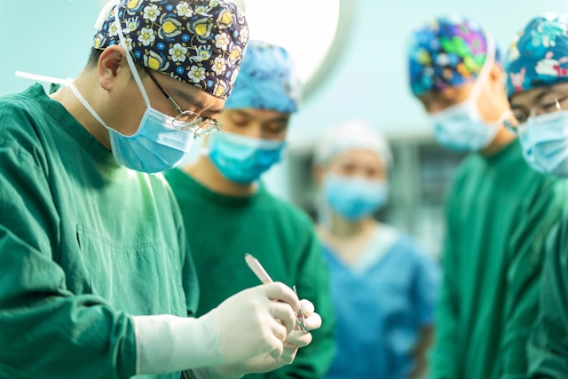 praticien hospitalier